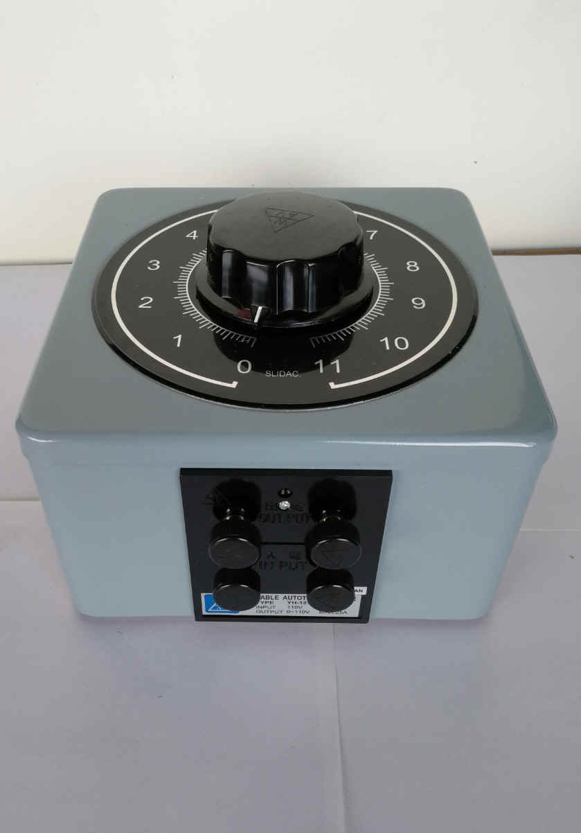 Variable Voltage Transformer (Variac Slidac) , Single Phase 110/220V input, 0.88 KVA Max 8A, YH-108